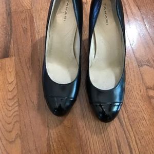 TAHARI Laura cap toe black leather platform